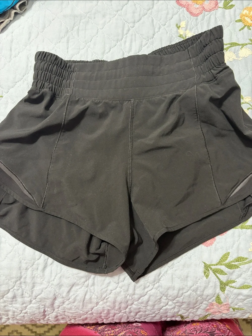 Lululemon Hotty Hot High-Rise Lined Short 3.5” inseam Size Small PreOwned